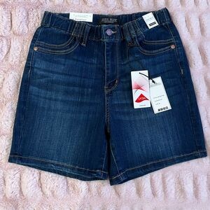 Judy Blue elastic waist non-distressed shorts. Style JB150275DK